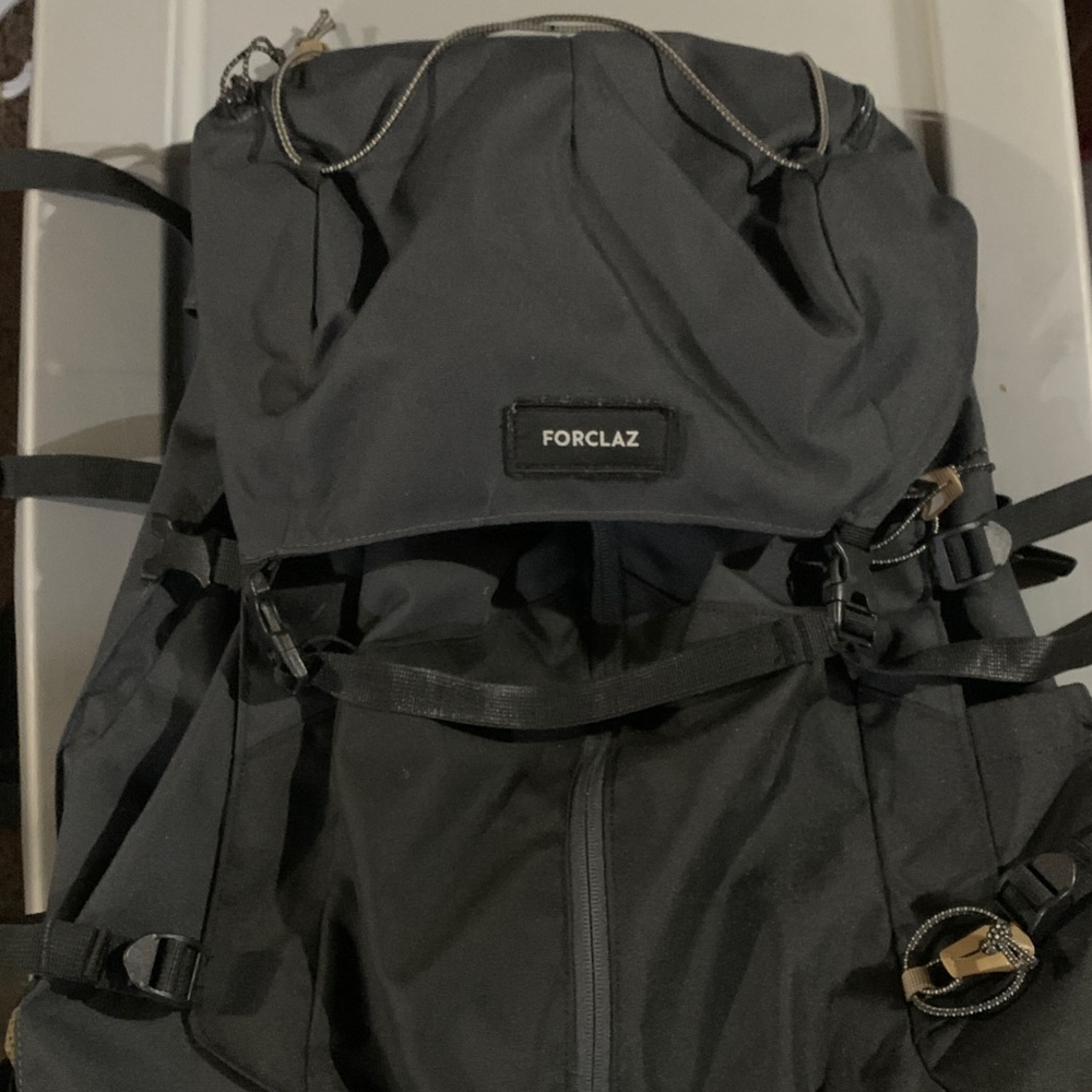 Forclaz Men 50L Hiking back pack Easyfit MT 100.